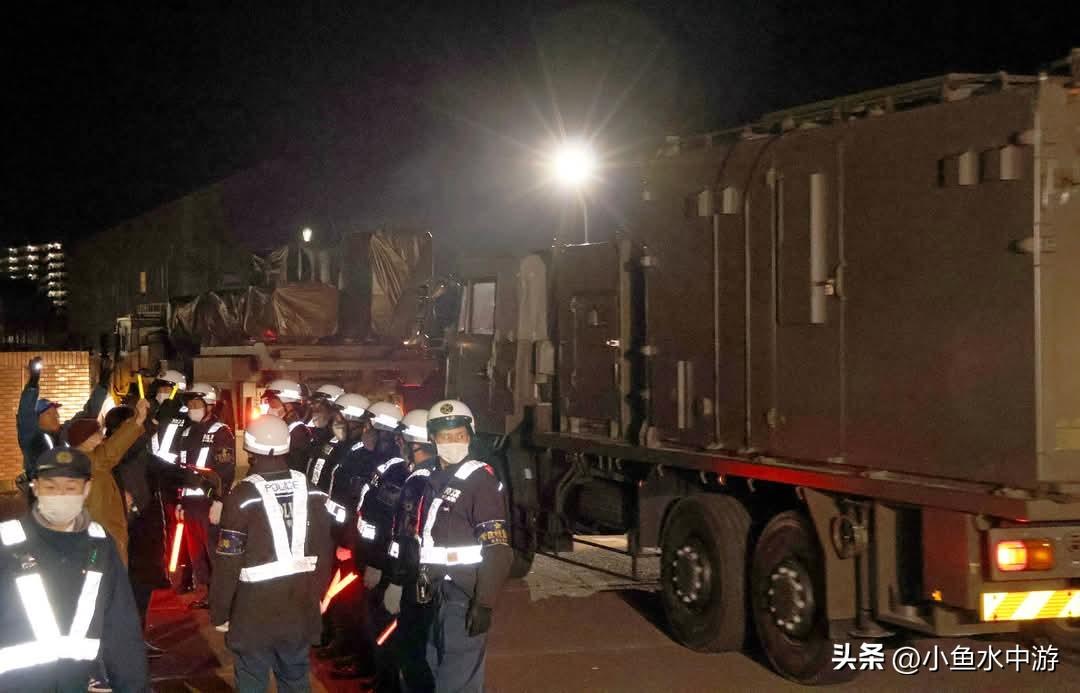 日本防卫省宣布，将首次在国内部署本土研发的远程导弹，以威慑敌方，并在必要时打击远