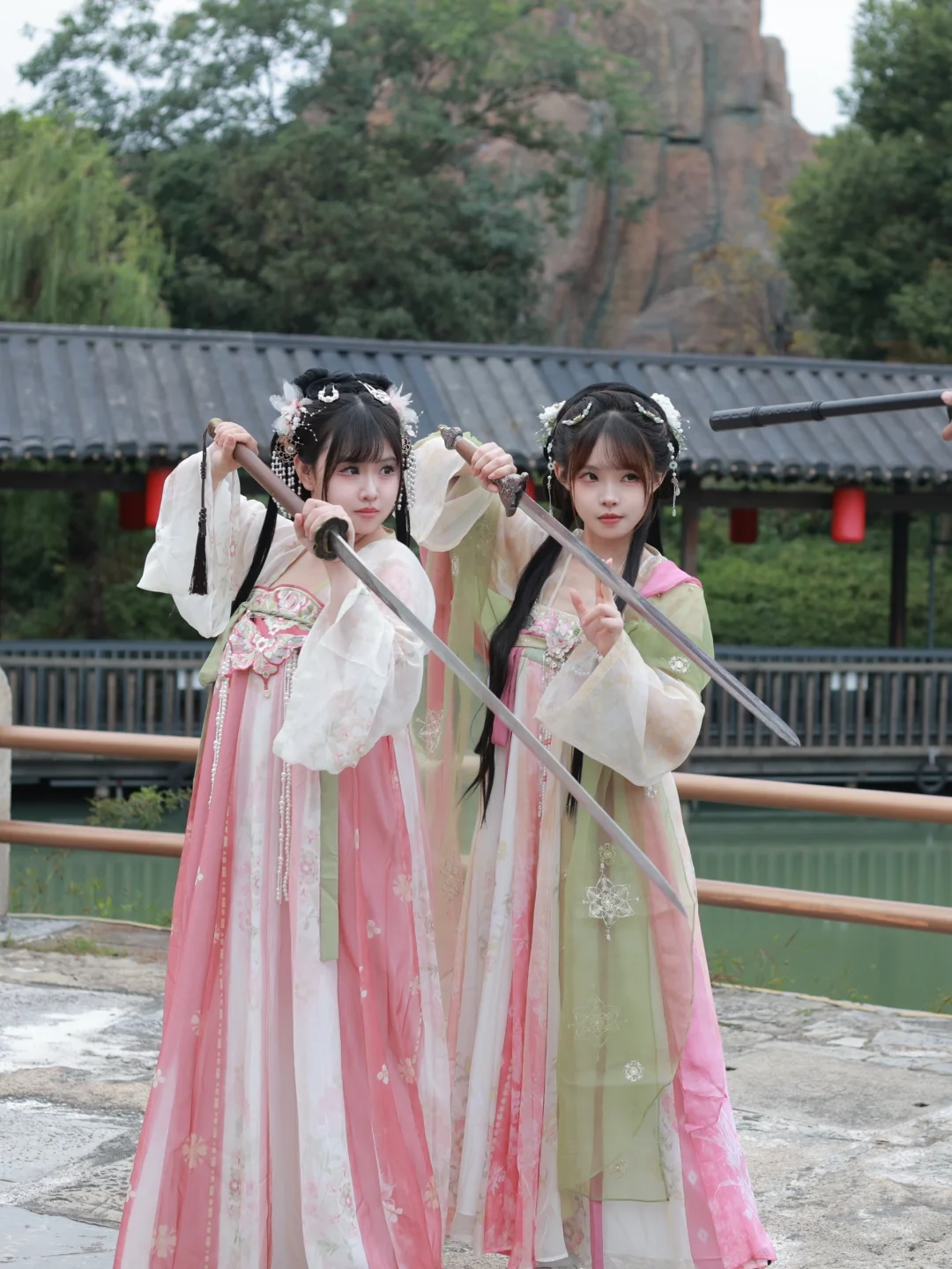 超绝汉服体验！这是在拍短剧吧？