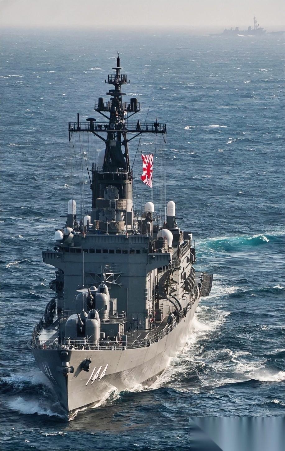 太尴尬了！日本军舰通过台湾海峡遭中方处置一事，日本媒体只字未提！当地时间4月17