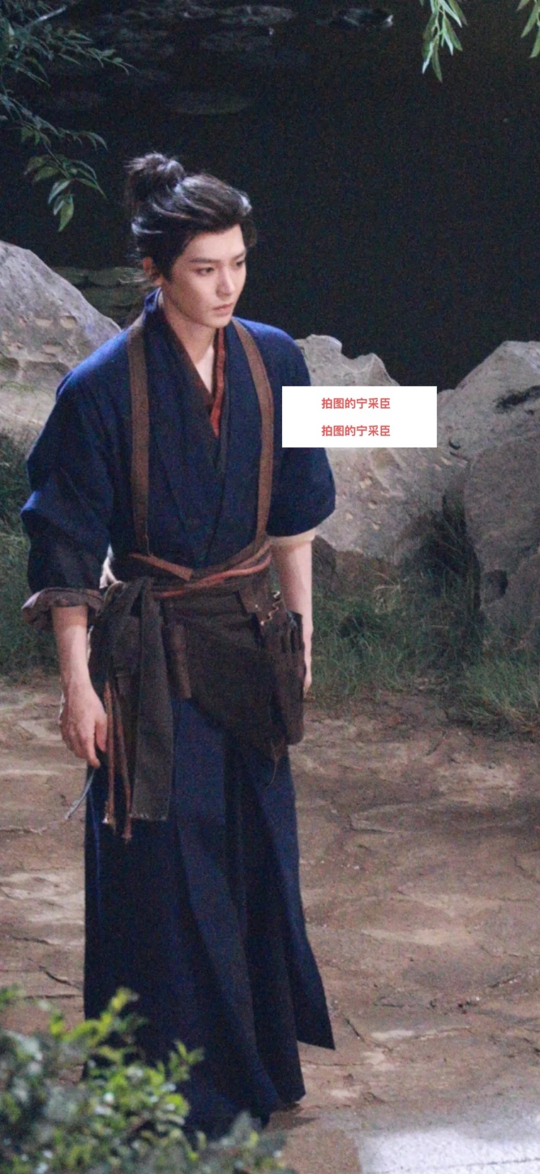 侯明昊 霸气出场。