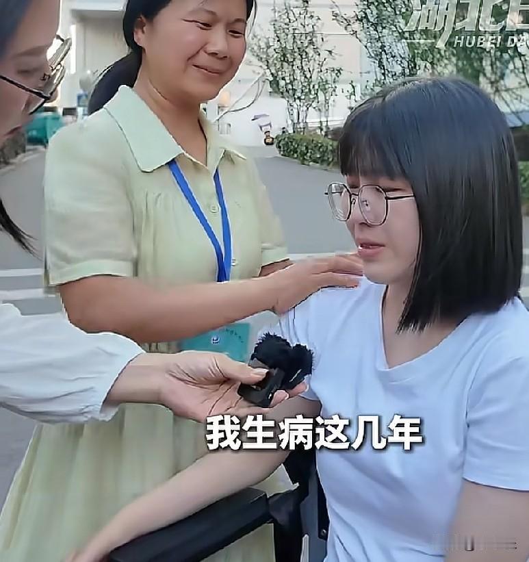 6月9日下午6时37分，在湖北黄冈罗田县第一中学考点，特殊考生曹慧婷在考试延长3