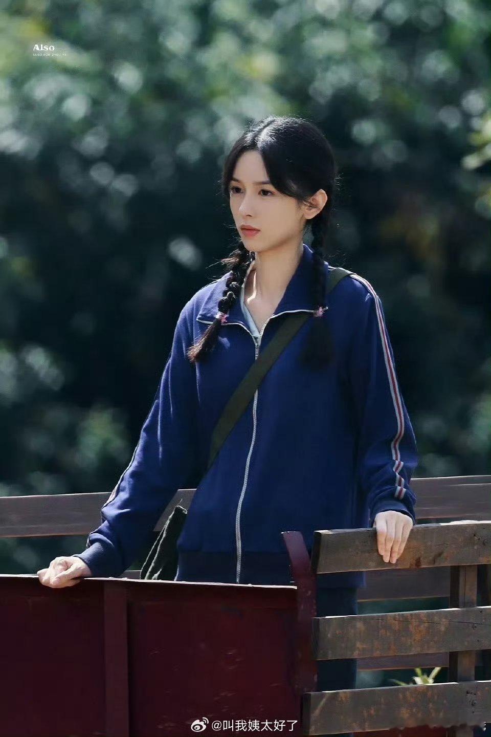 红舞鞋 周也和王子奇的同框路透，俩人都挺有年代感的[爱你][爱你][爱你] ​​