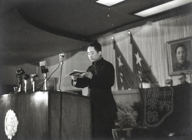 马明方，新中国陕西首任省委书记，这位从米脂窑洞走出的革命家，半生扎根陕北革命，一