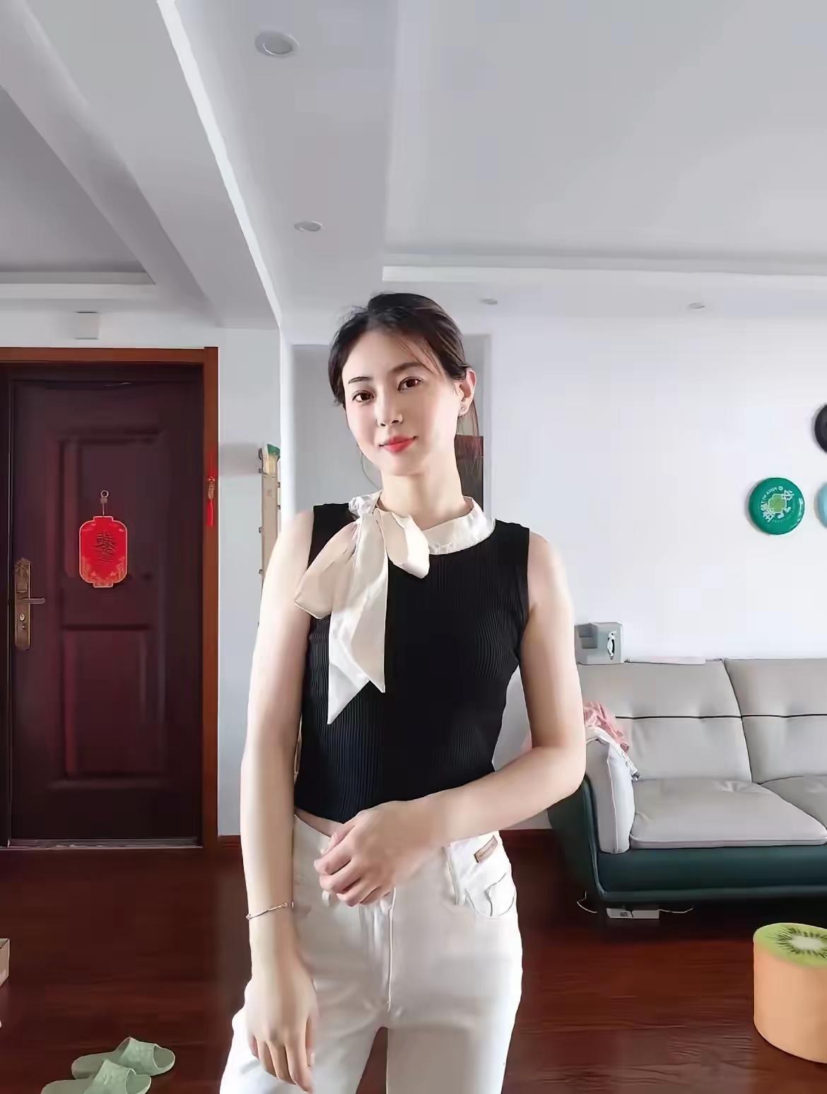 优雅气质穿搭，黑白配尽显时尚！