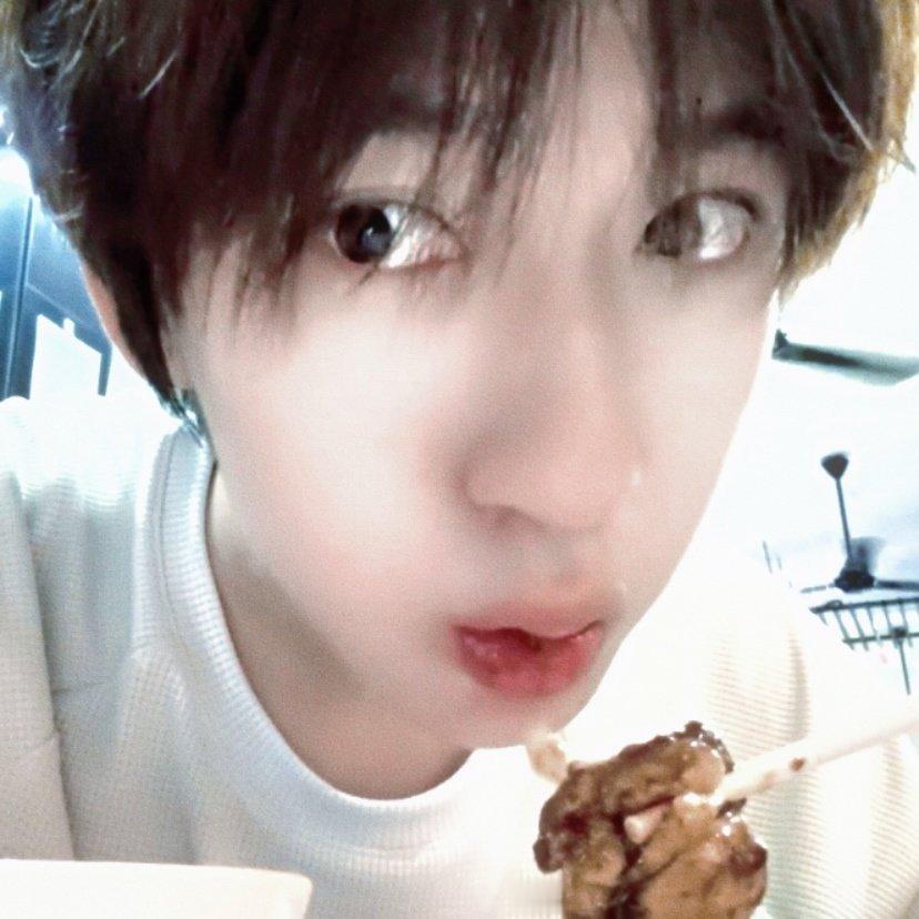 小宝宝就这样吃吃吃