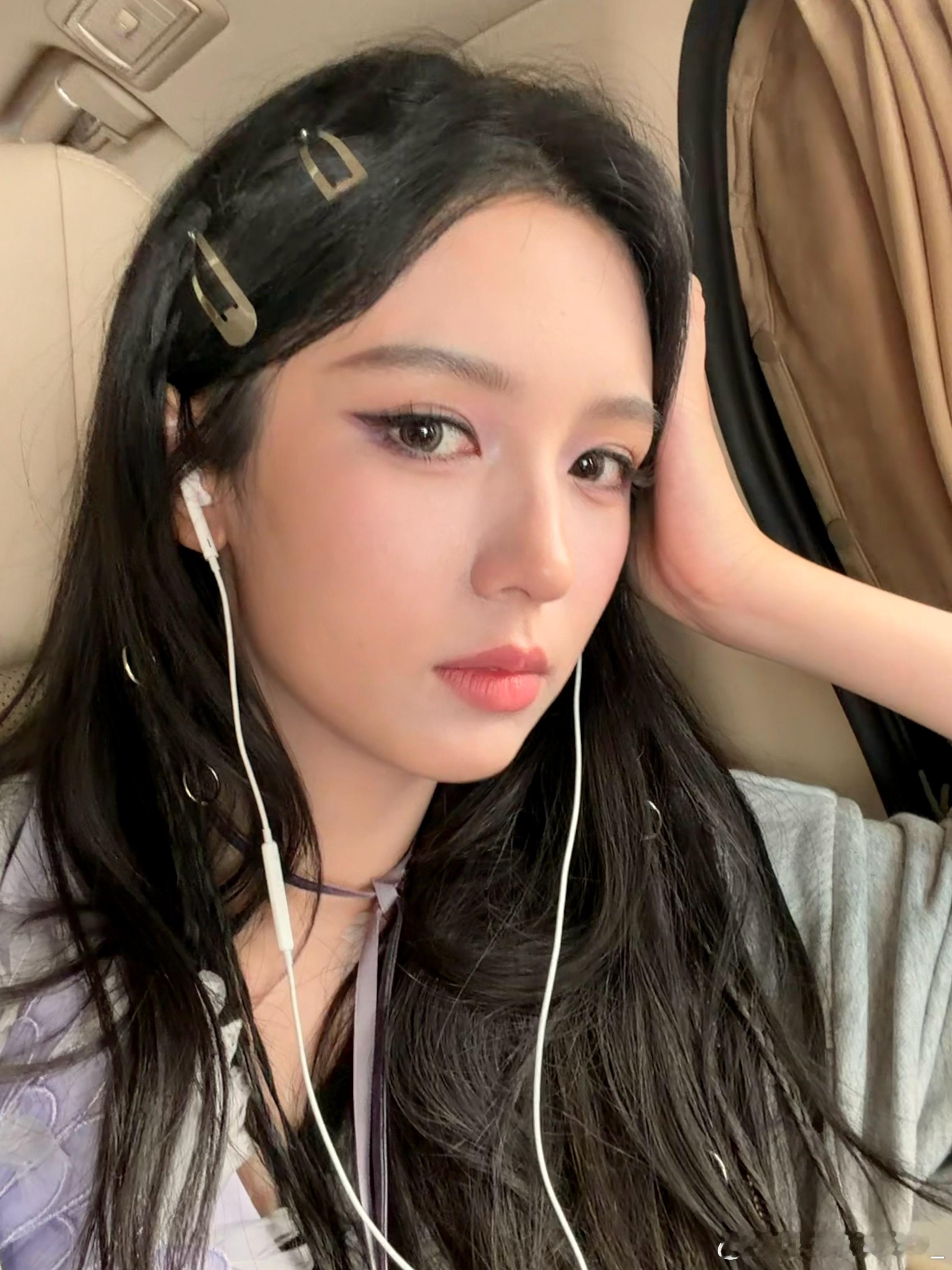周也前置vs后置好美原图直出啊 