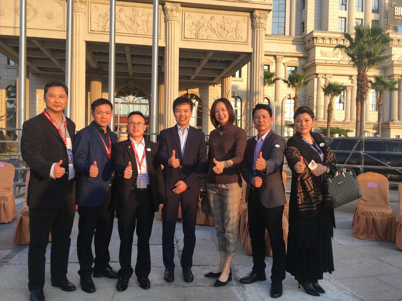 商界精英聚首 澳门粤澳商会 澳门商会 澳门考察团 和大佬们在一起