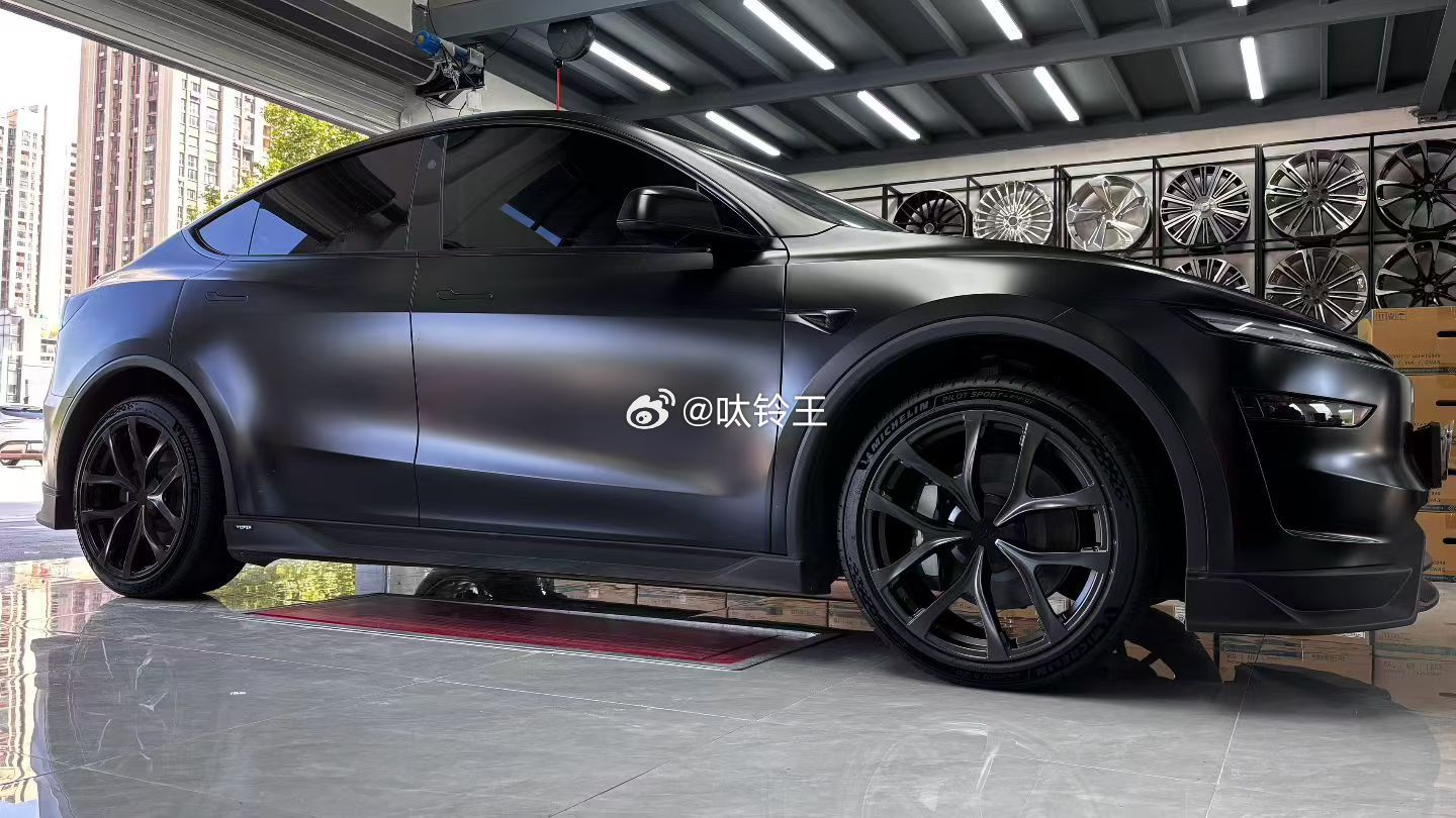 特斯拉ModeI Y焕新版原车19寸升级20寸锻造，效果立竿见影，可以继续跟单了