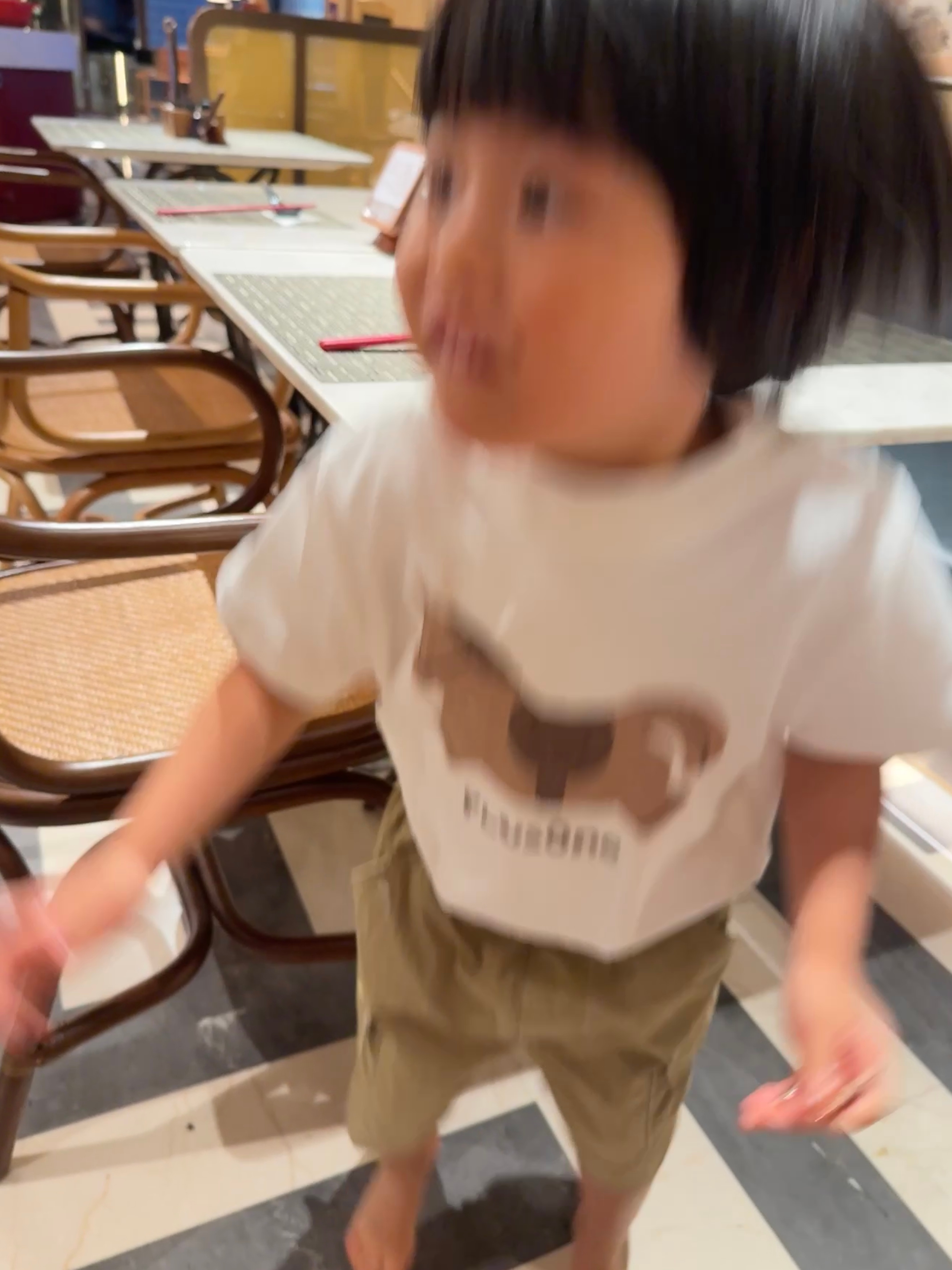 连吃三个糖，拜托拜托失效了，直接狗急跳墙露出真面目