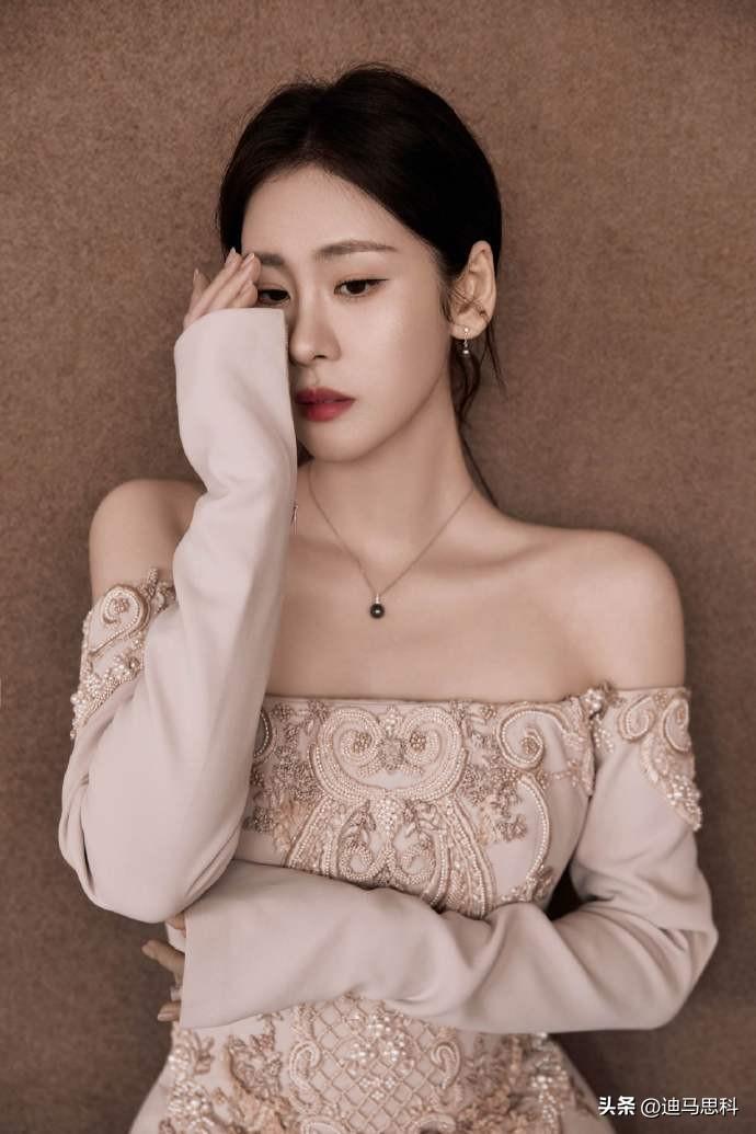 张碧晨 ​​​张碧晨穿着