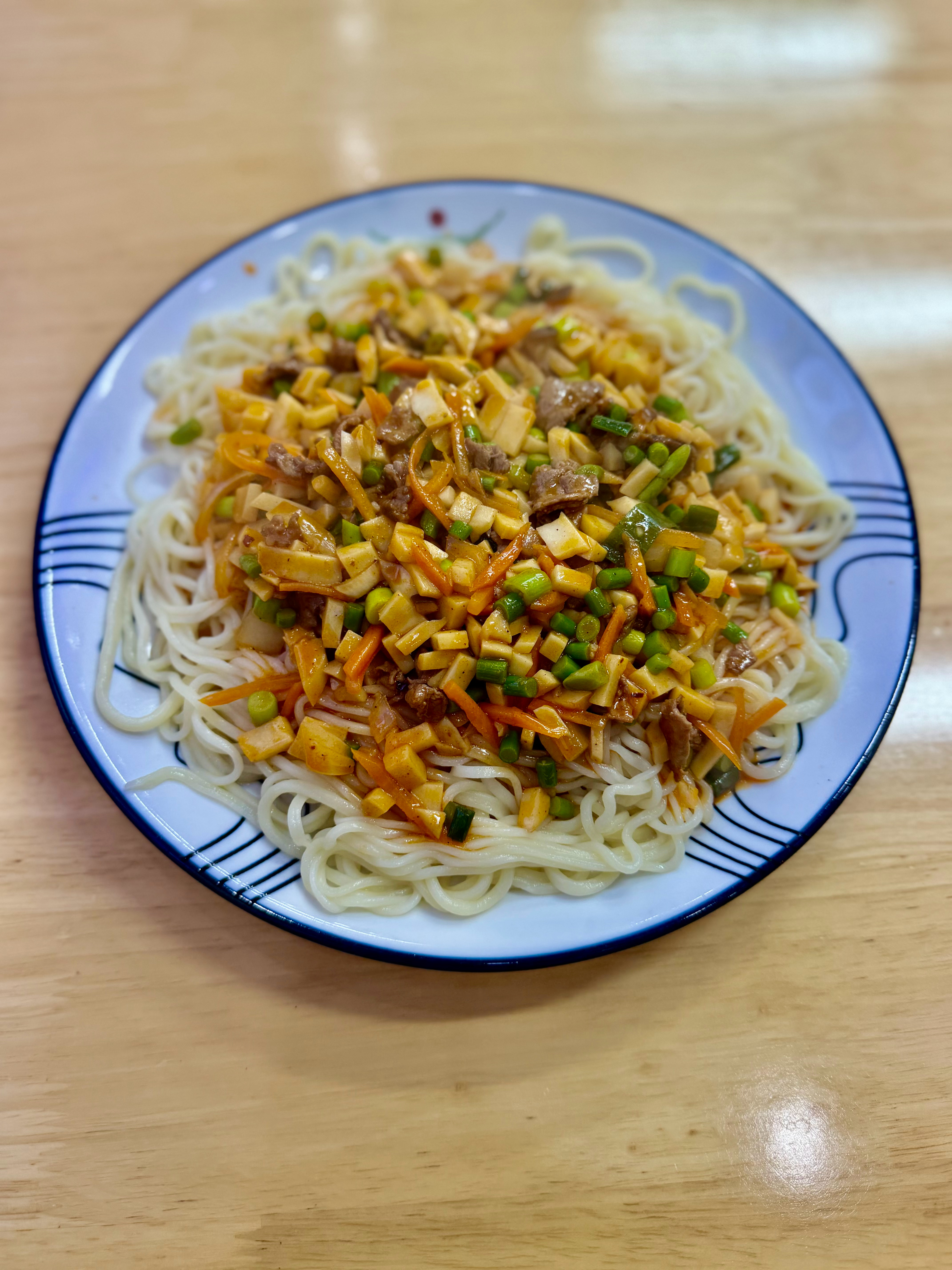 夏天吃点拌面 