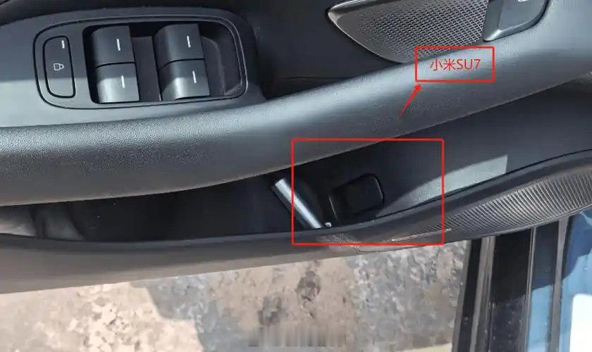 禁止全隐藏式门把手现在一个品牌的新车一年出N个款式，很多车配件都成绝版不说，最令