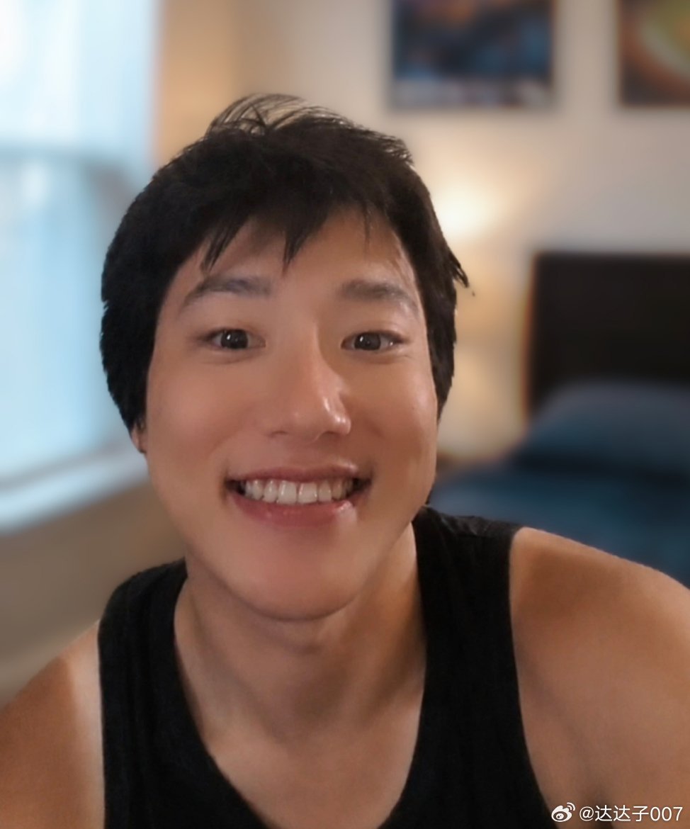如何在洋人世界树立男儿雄风？这个我去年就发现了，只要对面是白人，不管你们在干什么