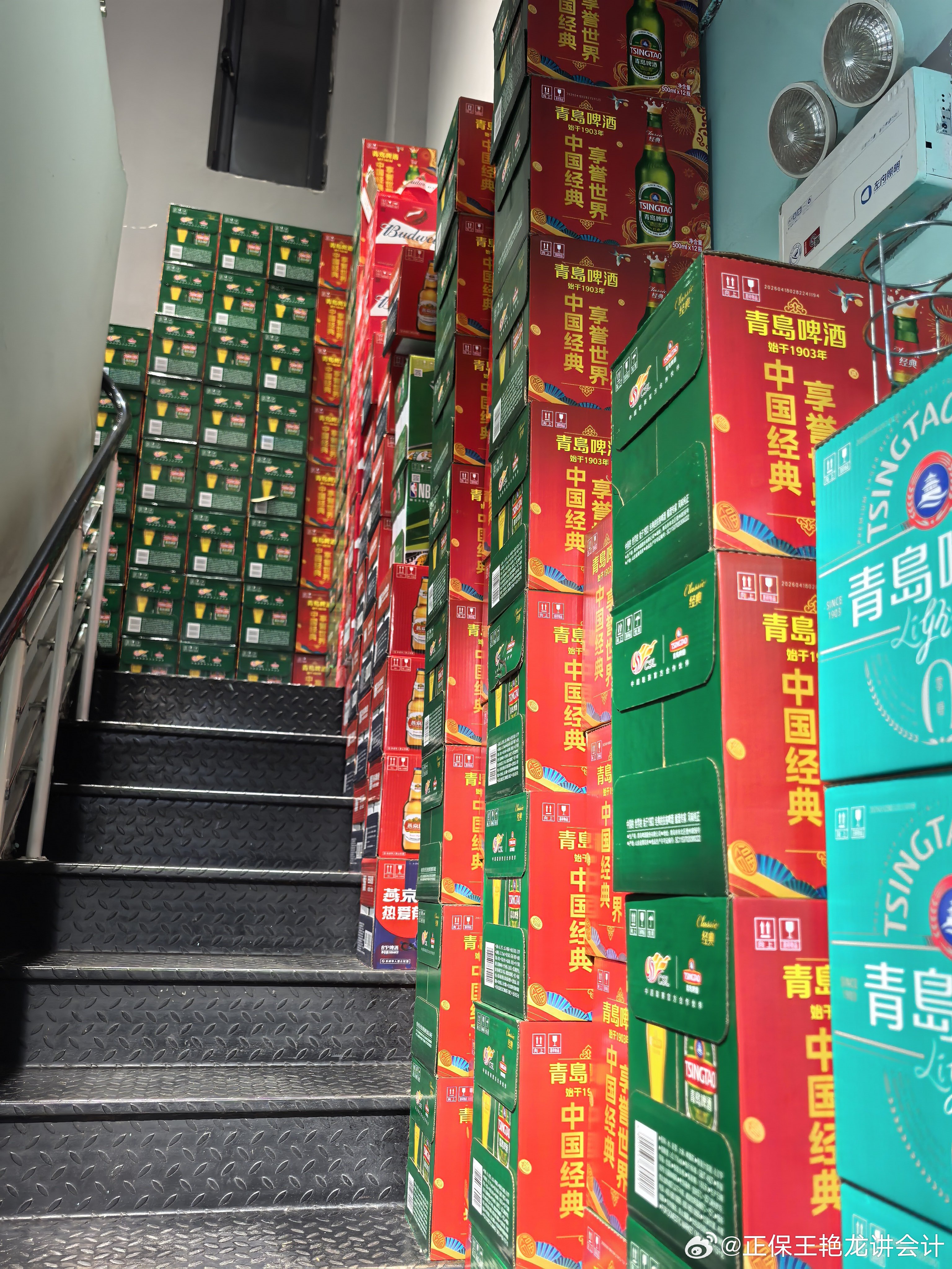 看看这饭店的摆设，养眼不？ 