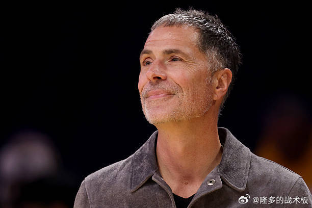 O’Connor：湖人队正在寻求用他们2032年的首轮签换取多个未来的首轮签，类