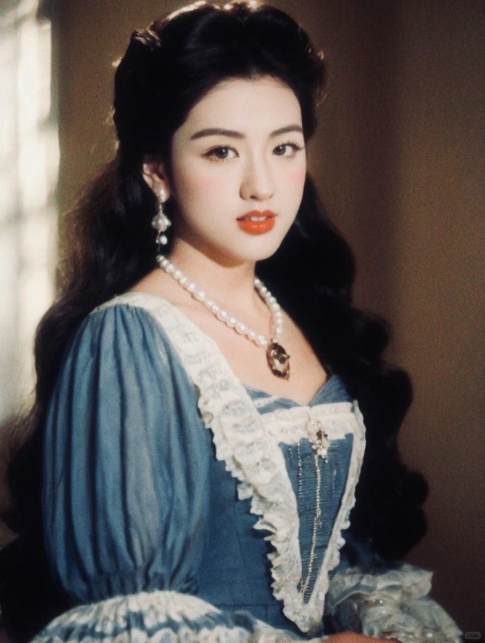 她精致得像只布偶猫