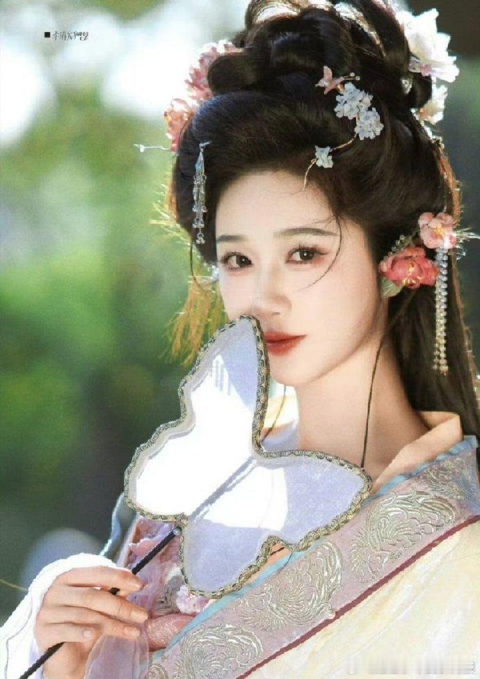 折腰短剧男女主是周峻纬岳雨婷周峻纬演魏劭我直接尖叫！这脸这气质，短剧版《折腰》怕