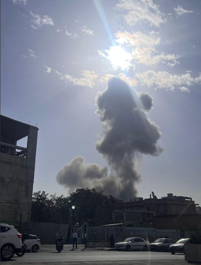 中国的情报也开始牛起来了，昨天通告要求在伊朗的公民尽快离开，今天以色列就对伊朗发