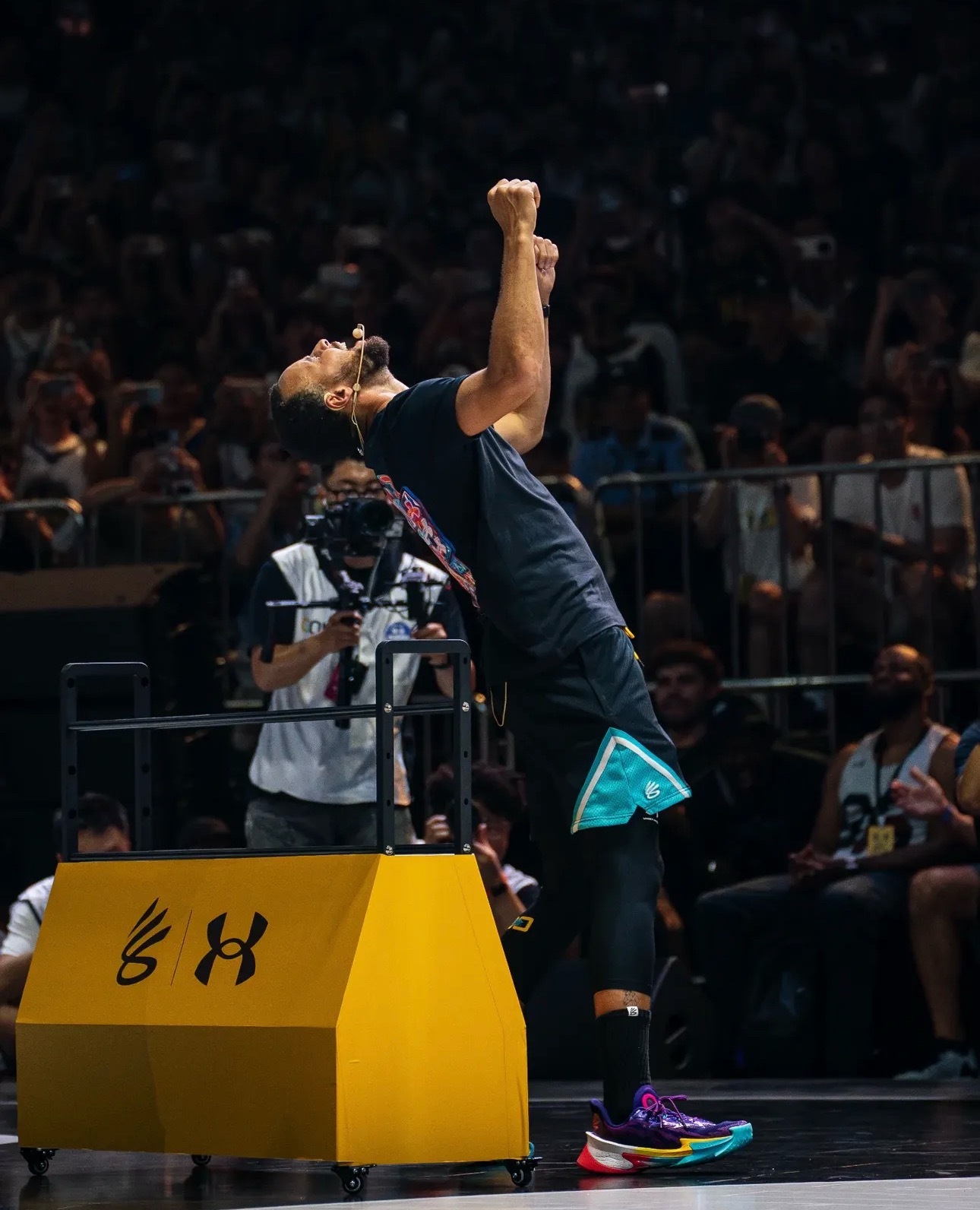 早上6点半勇士vs森林狼 我感觉不能再输了好久没微博抽奖了抽个有点好玩的工作证去