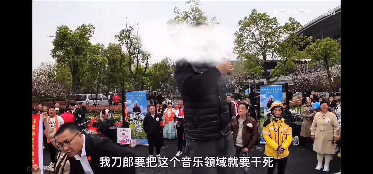 别再给刀郎招黑了！
不知道是不是最近听刀郎老师
演唱会太多的缘故
几个平台也在拼