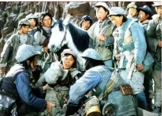 王云蓬在1941年带着礼物去见当伪军的侄子，趁周围没人，低声问他能不能卖些子弹给