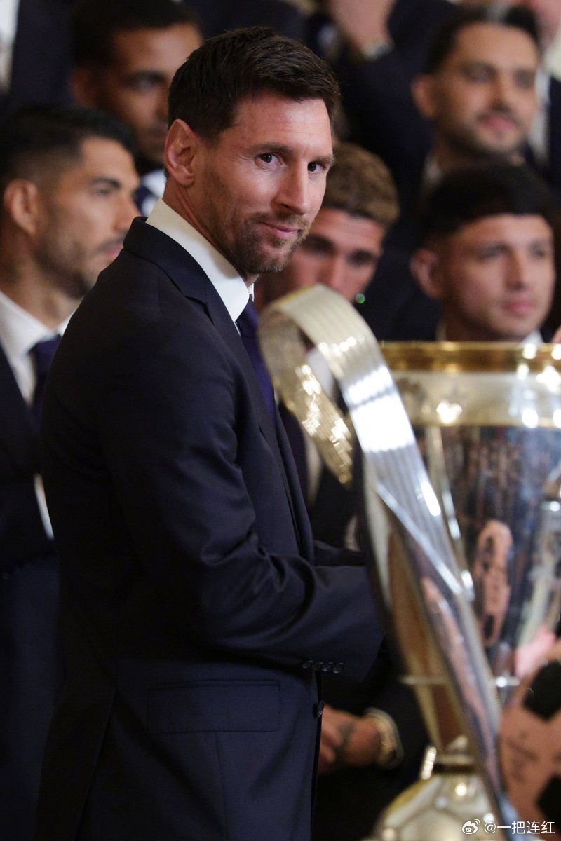 特朗普在白宫接见梅西老板今天都好帅好精神 