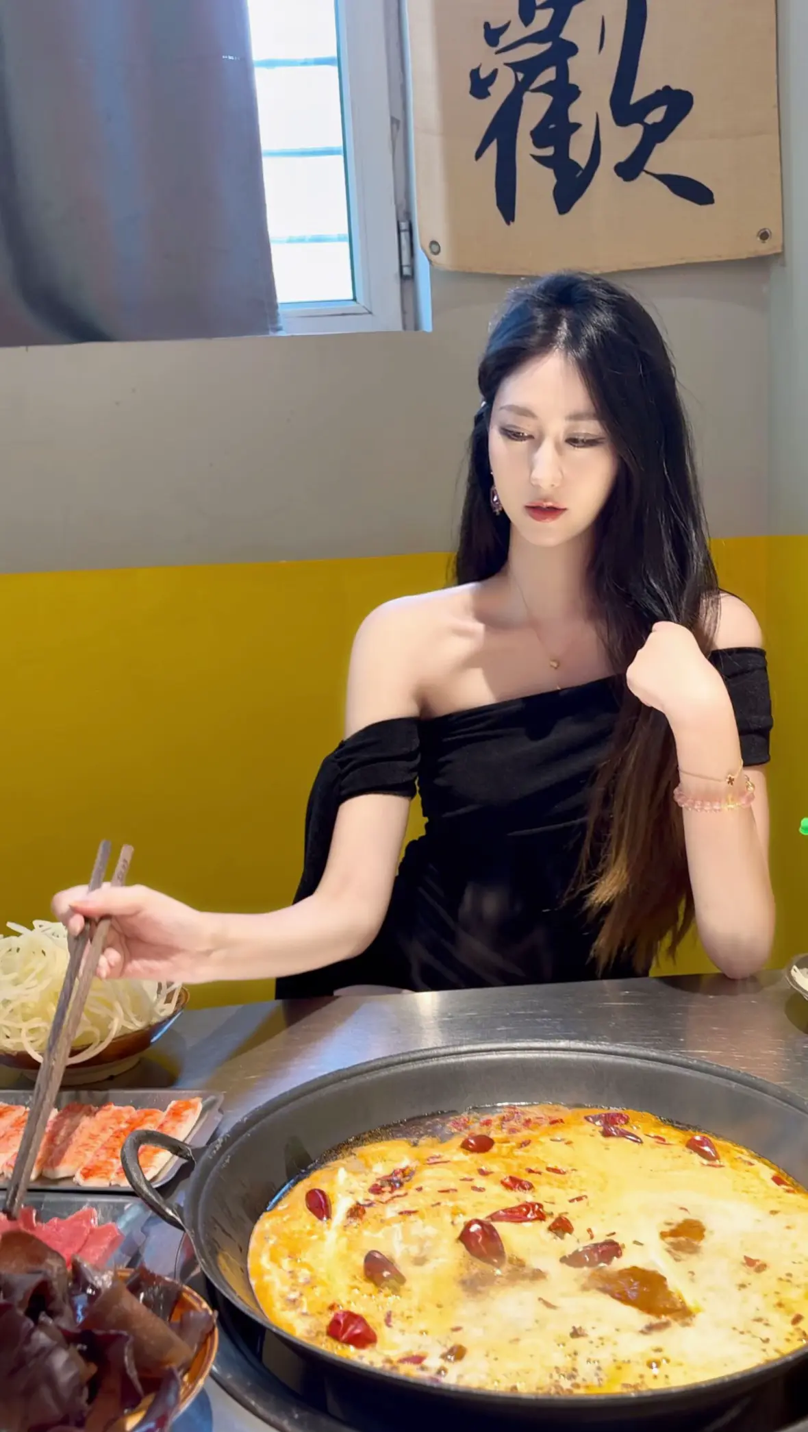 没有什么不开心的事是一顿火锅解决不了的。