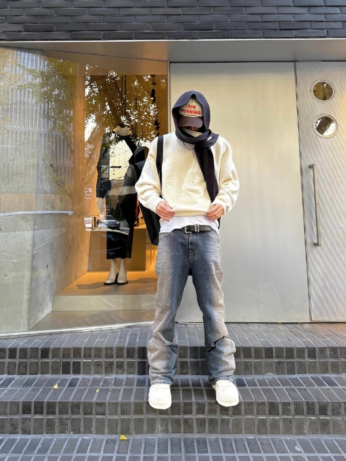 徐明浩ins更新日常潮男出街是28岁的徐明浩出现了～