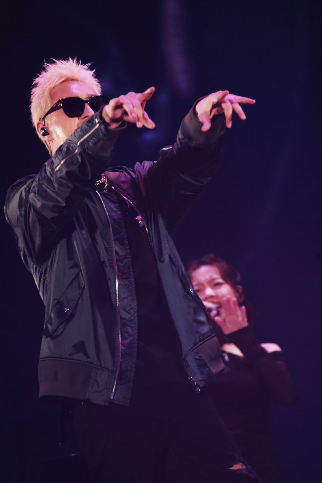 潘玮柏最近经常翻出以前的衣服试穿潘玮柏减肥成果必须反复验收潘玮柏备战演唱会瘦下来