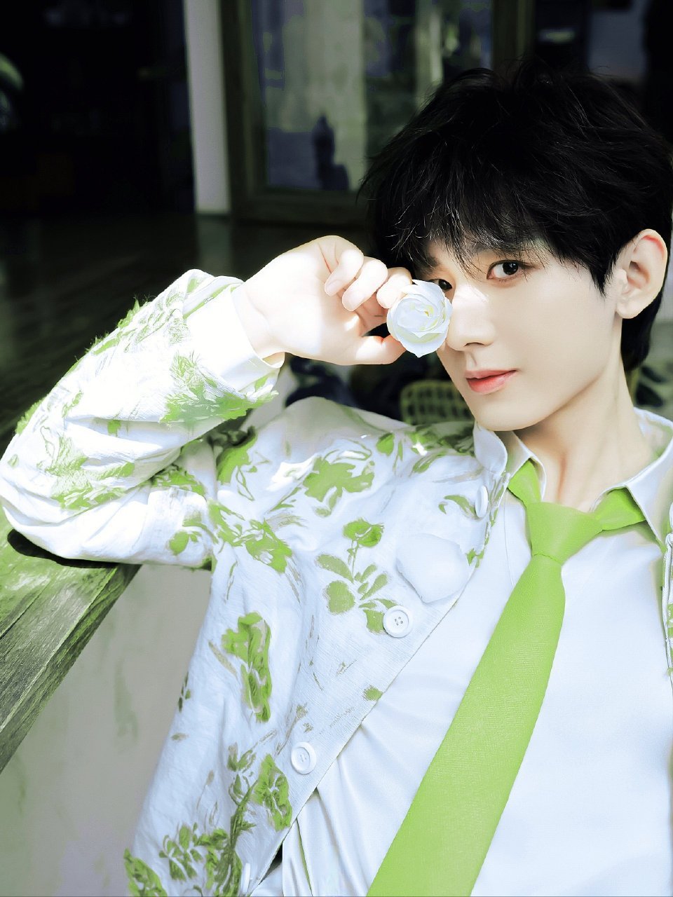 成毅狩谎cy成毅林彦廷成毅是藏不住的宝藏！细节里满是教养，演戏时眼里有光，这样真