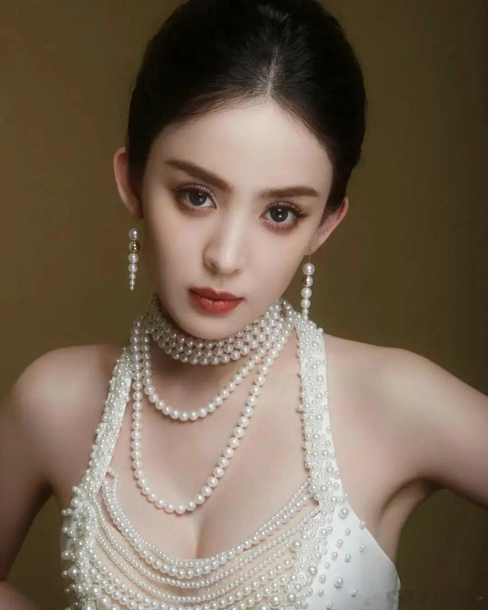 巴粉们承认吧，娜扎比热巴更美 ​​​