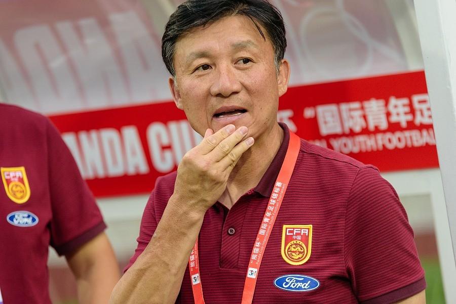 成耀东带队，我放心！能在国字号球队帅位上一呆就是5～6年的，少之又少，不管是土帅