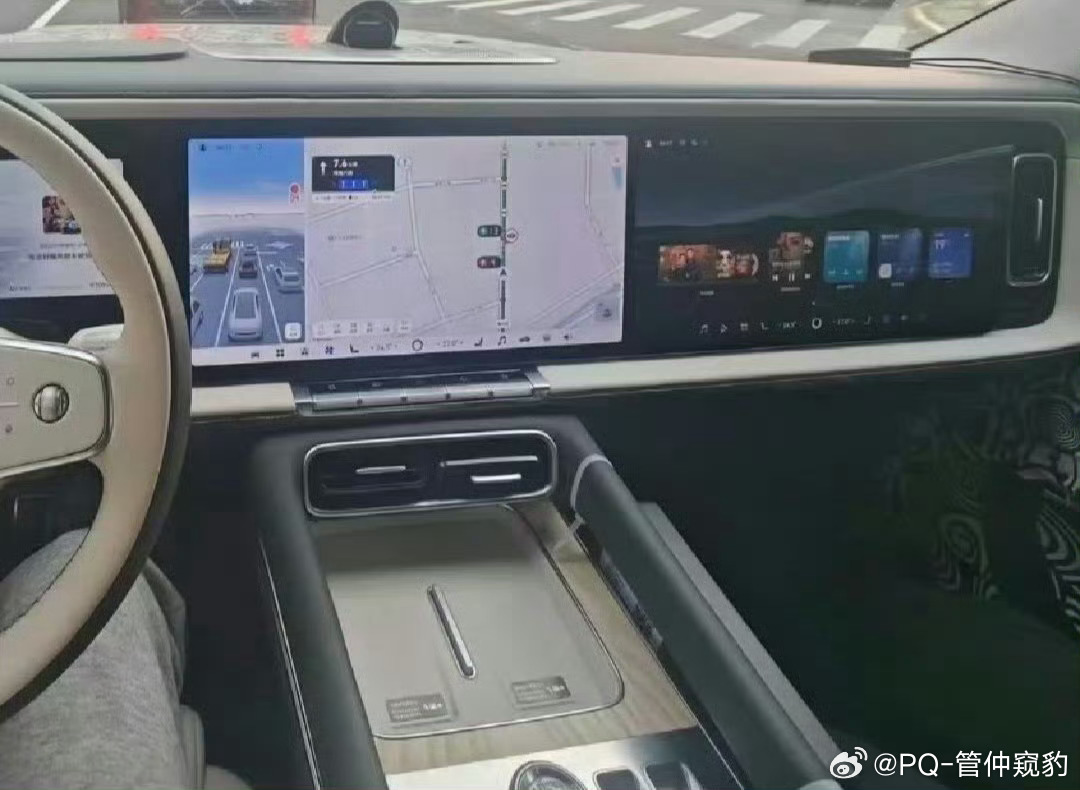 据说这是享界G9内饰三个问题①IP中央出风口位置太太太低了可能空调吹面效果不好（