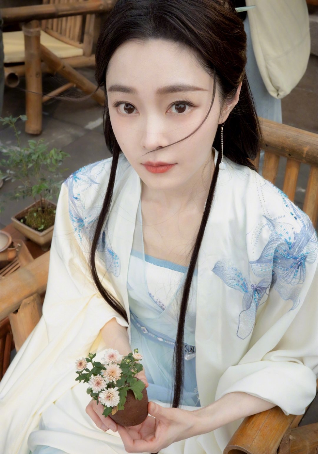 宋轶说没有刻意减肥只瘦了2斤，身体健康就好，多注意休息宝[抱一抱][抱一抱] ​