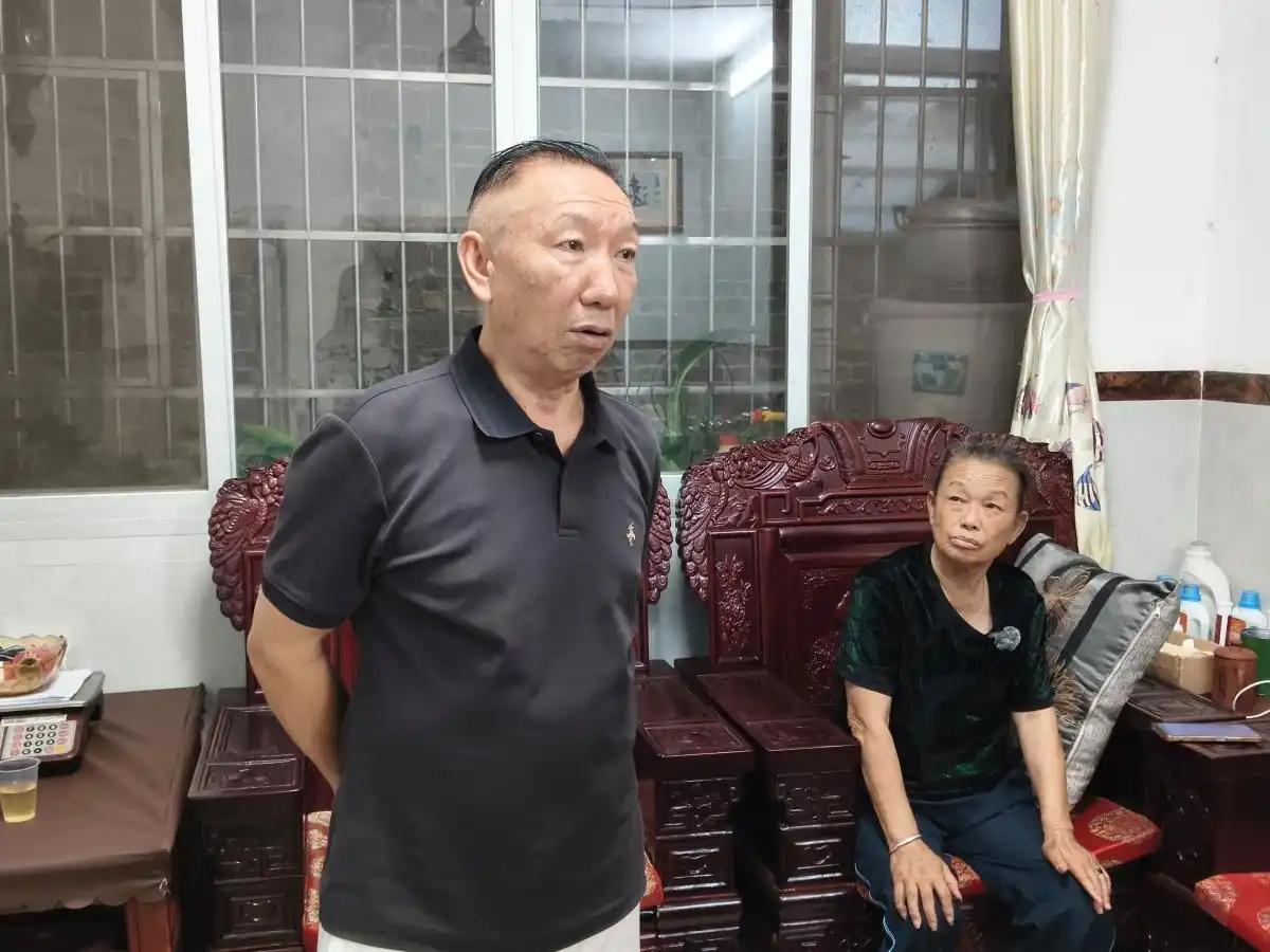 这几日各大平台热搜榜上的顶流话题之一 ——"孙子非亲生儿媳拒做亲子鉴定" 一事，