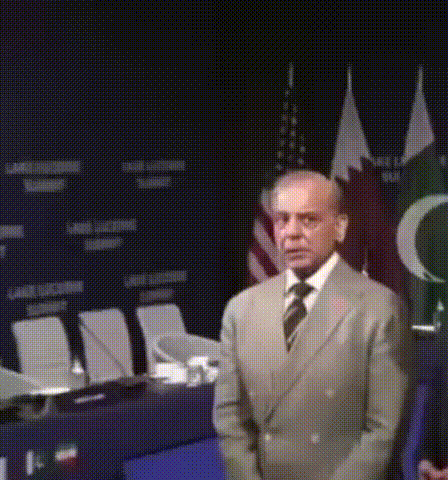 议程刚推进到一半，巴基斯坦总理接到了场外传来的急讯——伊朗代表团因特朗普最新的威