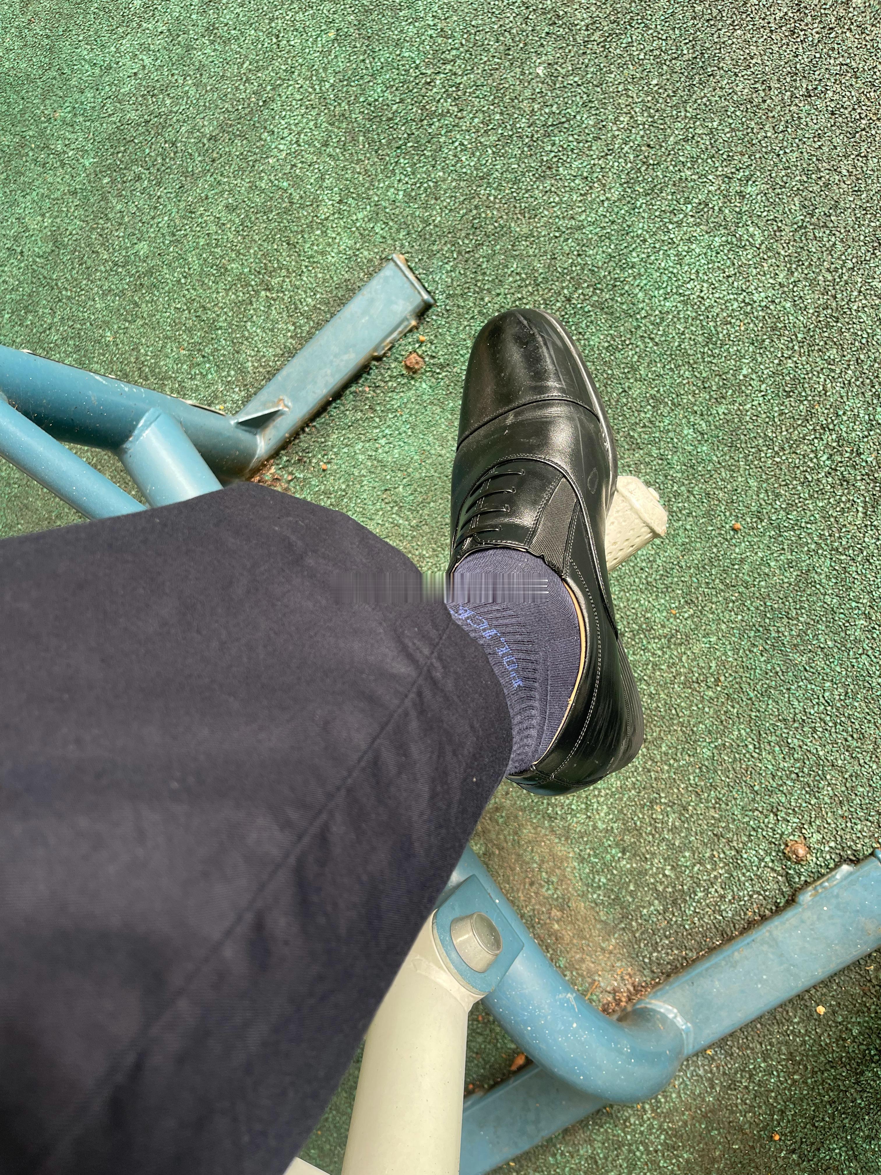 昨晚梦见被叫回所里去指导办案了服了 