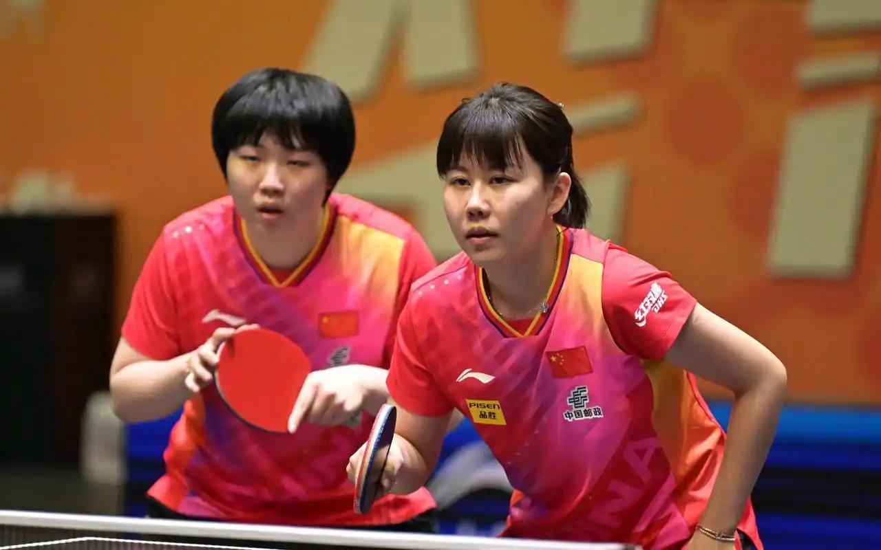 国乒女队和日本女队实力旗鼓相当。要是莎莎不参赛，日本女队更胜一筹；若莎莎参赛，国