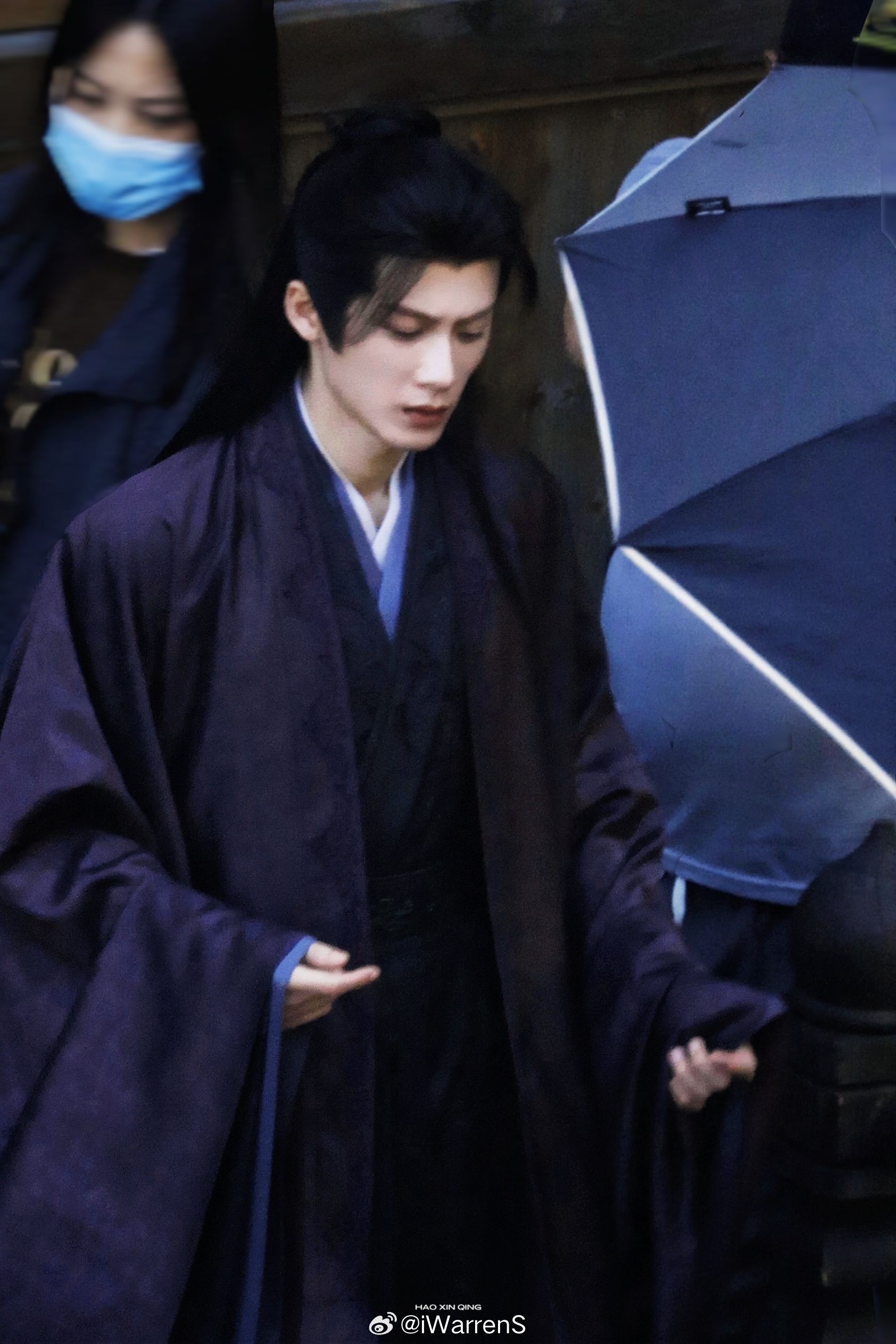 檀健次何不同舟渡紫衣路透，檀健次谢却山帅的太权威了吧！檀健次古人用手机