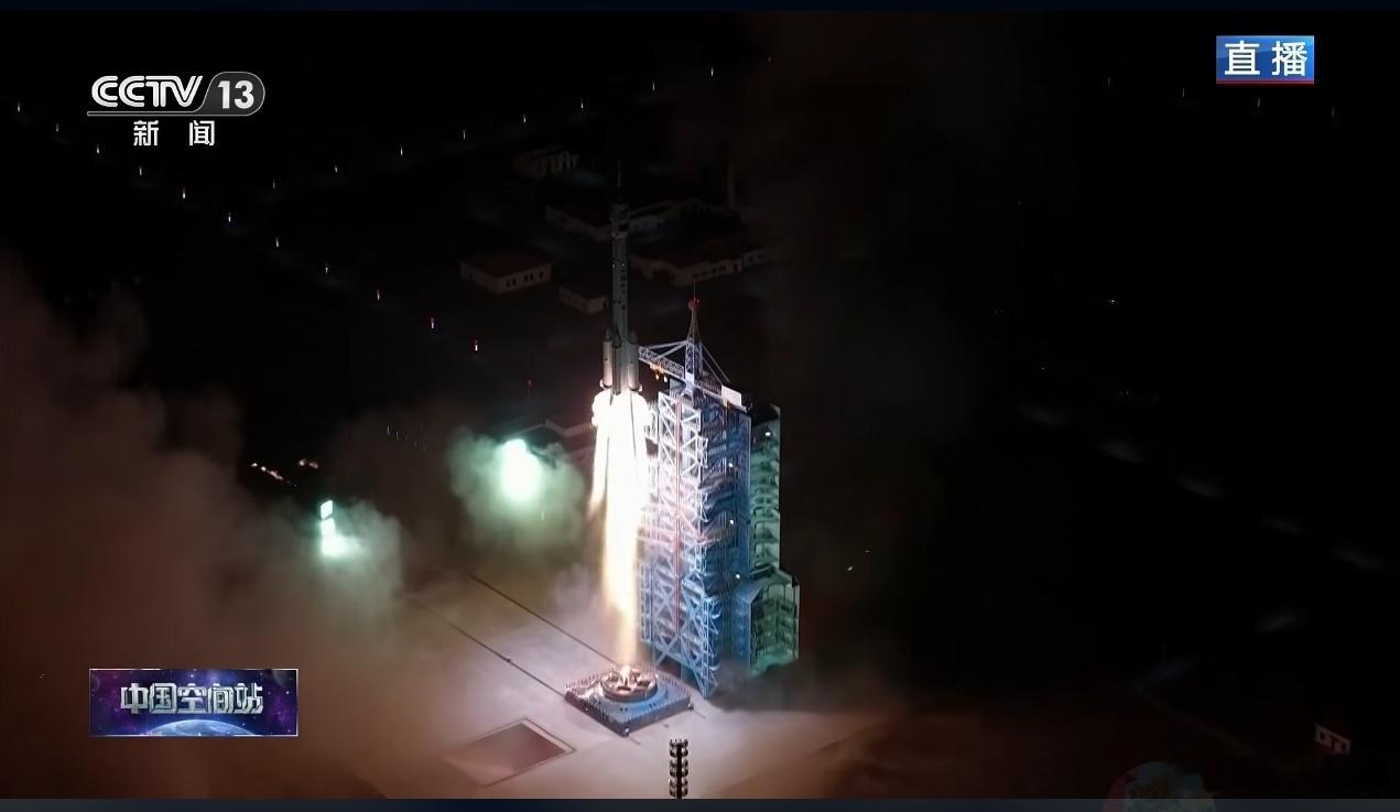 啊啊啊，家人们，神舟23号载人飞船发射任务取得圆满成功，太激动了！！！直播神23