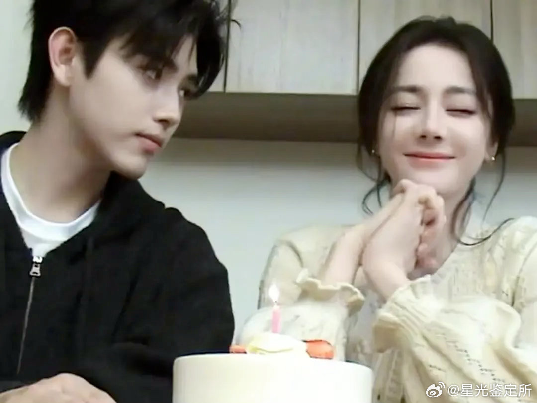 热巴和飞宇这有点刻意了吧 