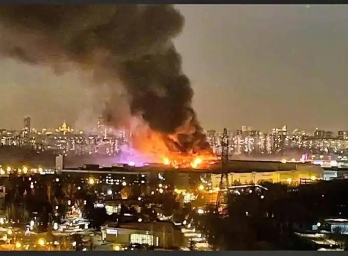 节外生枝，俄罗斯首都莫斯科遭遥控炸弹袭击，3名警察遇难。

3月2日，节外生枝的