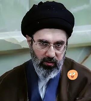 伊朗现在终于明白过来了，自己不管买什么装备都没用，现在的当务之急就是要把美国在自