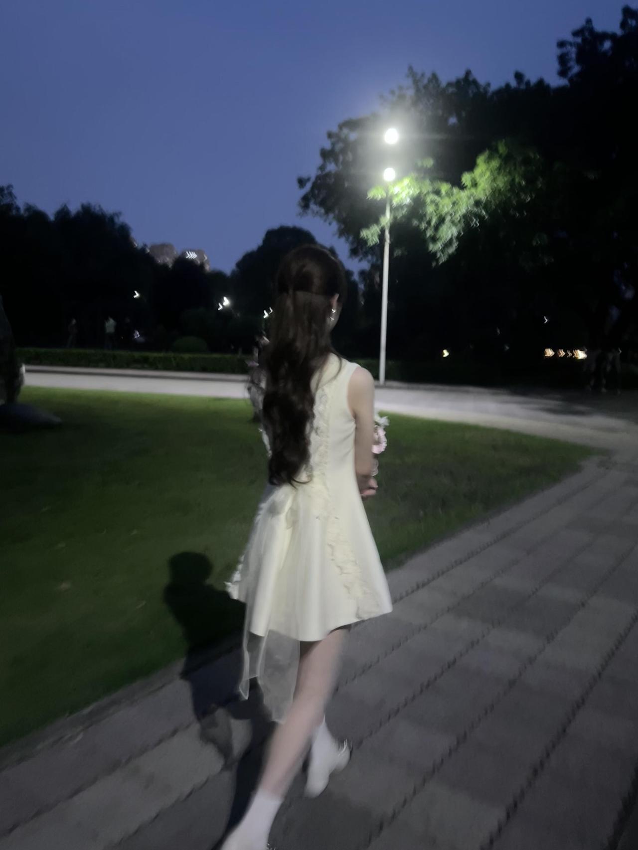 一位佛门高僧点醒世人：
"不要去管任何人，
即便是有血缘关系的亲人，
也不要管…
