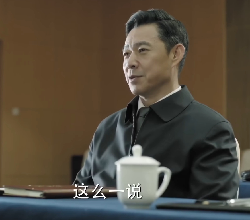 易中天悼念东野圭吾   老易悼念东野圭吾，都喊出“先生怎么能弃我而去”。引发了一