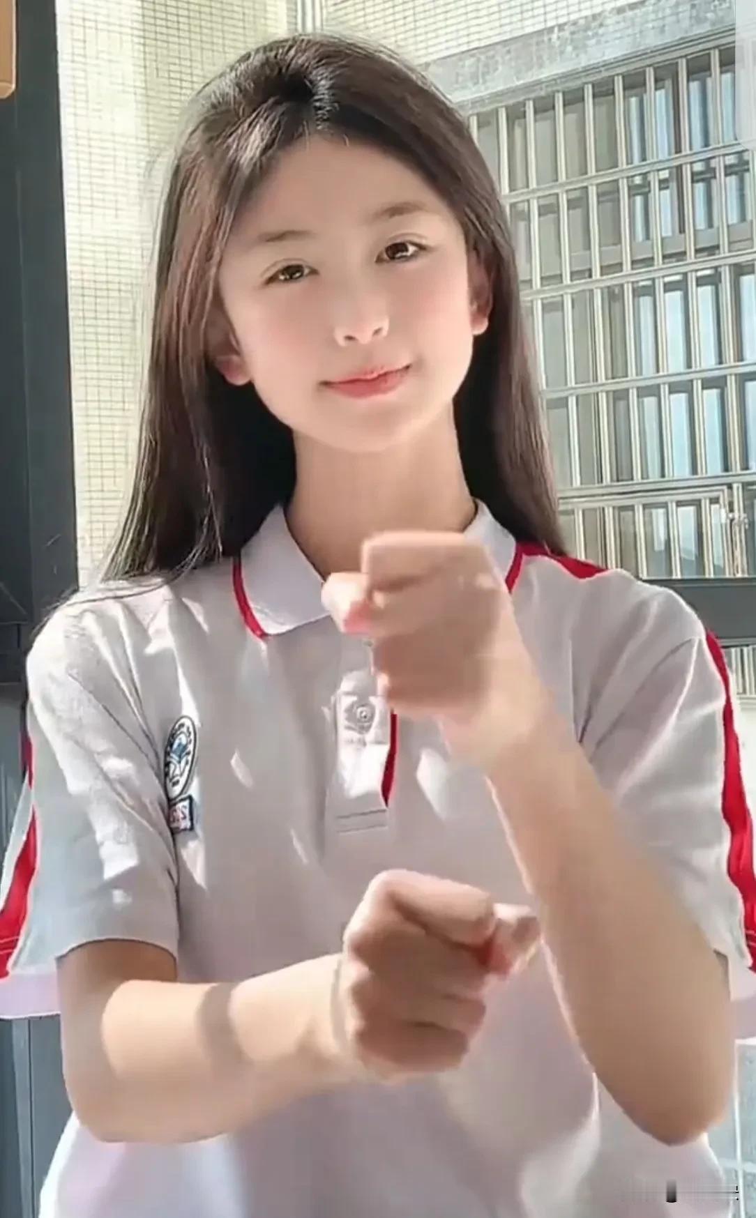 青春美少女。