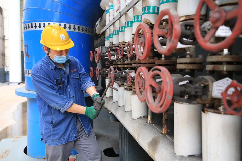 甘肃岷县这事真让人唏嘘。宏源公司经政府招商引资，和岷县政府签了30年供热特许经营