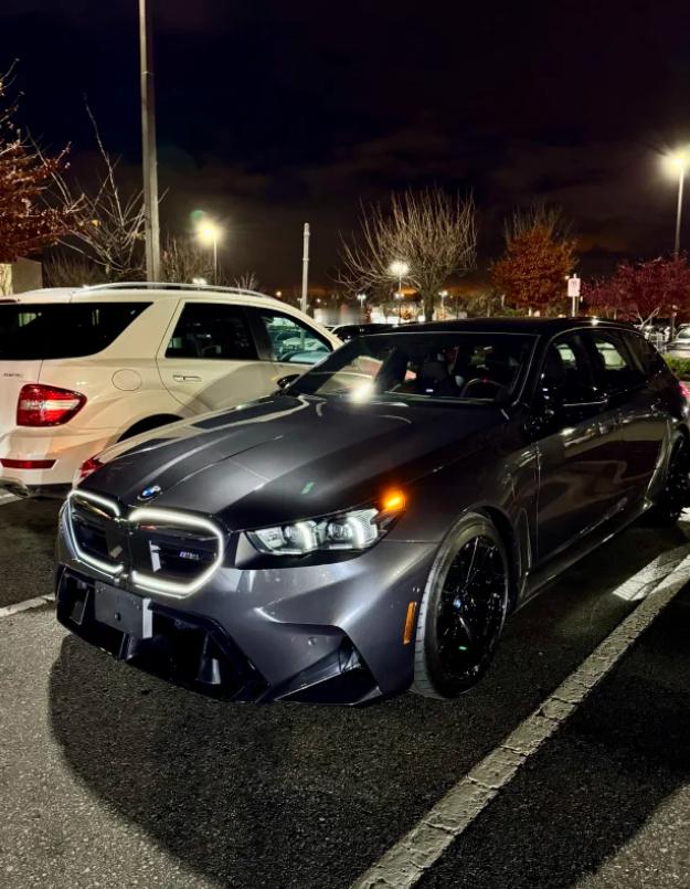 瓦罐就得做点瓦罐该做的事儿，你说是吧M5？旅行车就得做点旅行车的事，装载能力的确