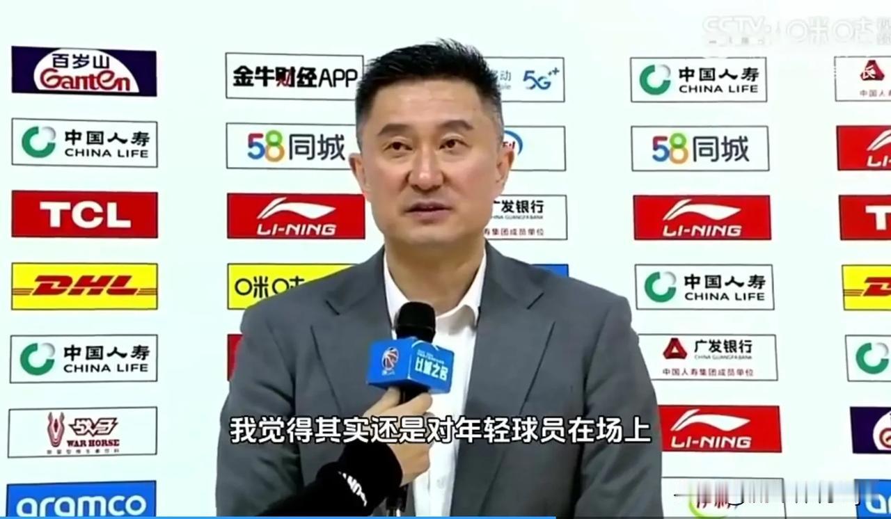 杜锋，咱能不能像个爷们似的承担起责任？

广东队8打5的情况下狂输天津16分，彻