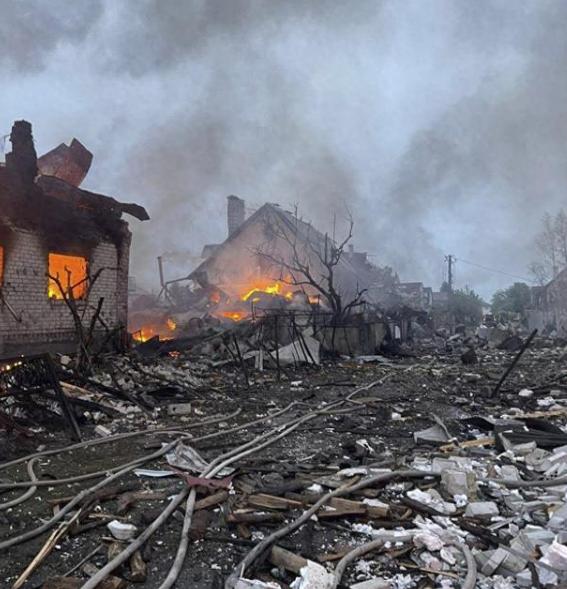 现在学瓦工、钢筋工、木工还来得及吗？我有种预感，等这波战争结束后，中国的各大建筑